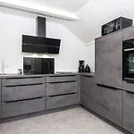 Luxury Retreat With Pool - By Traum Holiday home